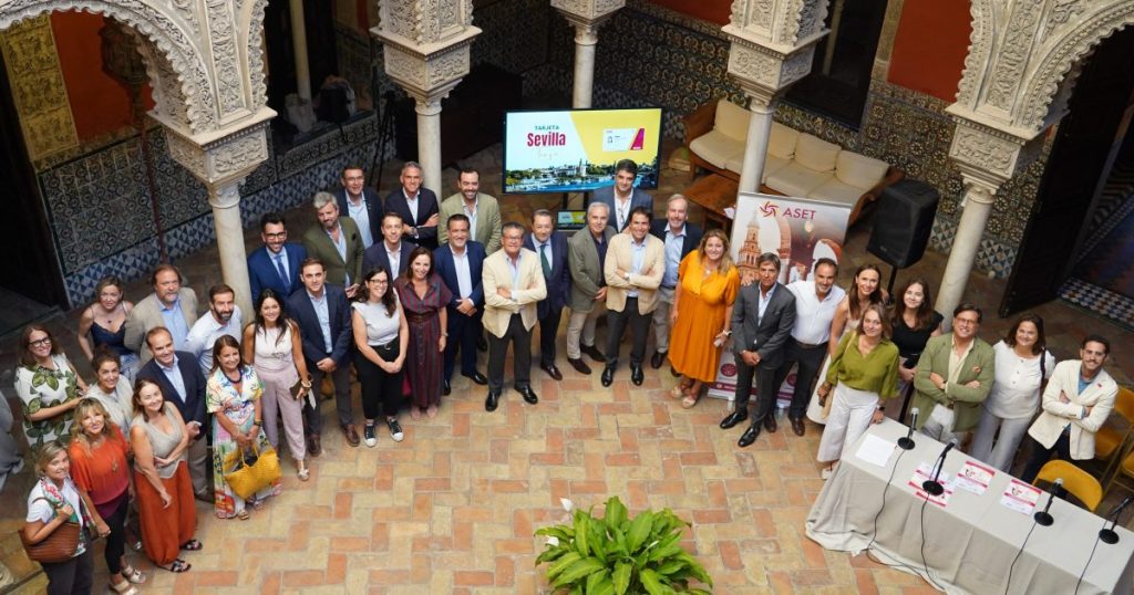 ASET presenta la tarjeta Sevilla Tuya, con ventajas turísticas para los sevillanos y los censados en la ciudad