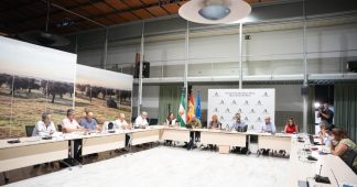 La Junta refuerza el diálogo con sindicatos y patronal para afrontar los retos del sector agroalimentario en la nueva legislatura