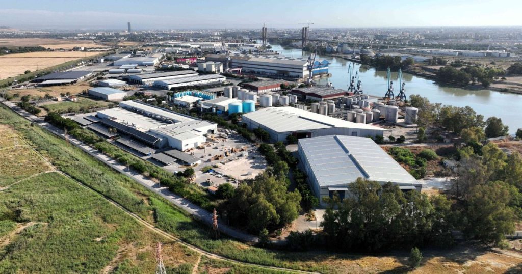 El Puerto de Sevilla y Endesa impulsan el desarrollo energético para los proyectos logísticos e industriales de la margen derecha