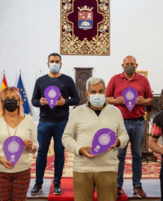 Las concejalías reciben el distintivo “Punto violeta”