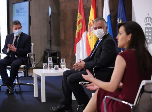 DURANTE LA SEGUNDA EDICIÓN DE LOS “DIÁLOGOS EN PRESIDENCIA”, AMBOS LÍDERES AHONDAN EN LAS DECISIONES ADOPTADAS EN LOS ASPECTOS SANITARIO, ECONÓMICO Y SOCIAL Y COINCIDEN EN LA IMPORTANCIA DE LO PÚBLICO Y EN LA ESPERANZA DE QUE LAS VACUNAS ACELEREN CUANTO ANTES LA RECUPERACIÓN