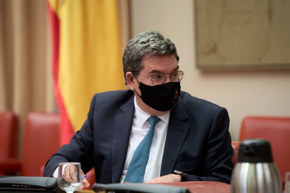 Escrivá propone un incentivo de hasta 12.000 euros por cada año que se retrase la jubilación