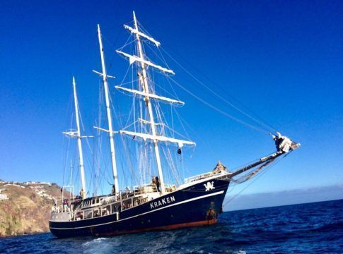 El 10 de mayo de 2021 atracará en Canarias el "Kraken",barco de tres mástiles de la ONG para la descontaminación Wings of the Ocean