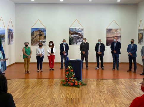 Arico acoge la firma del manifiesto en defensa de las familias del sur de Tenerife