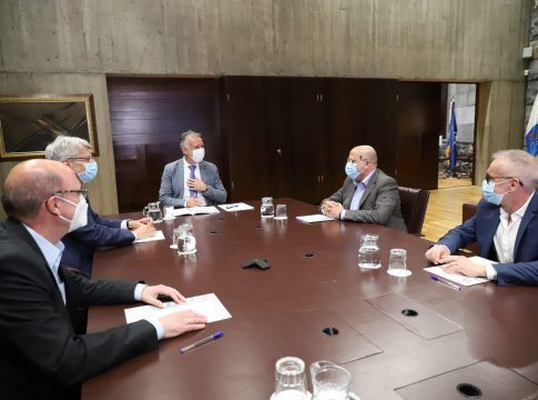 El presidente Ángel Víctor Torres recibe al delegado de la ONCE en Canarias