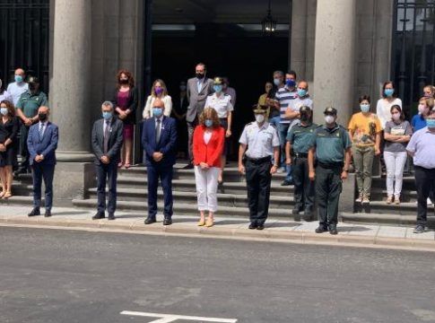 El 'Ángeles Alvariño' seguirá buscando a Anna y Tomás Gimeno al menos hasta el lunes
