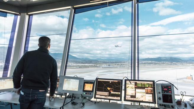 Enaire gestiona en los primeros cinco meses un 65,2% menos de vuelos en Canarias que en el mismo periodo de 2019