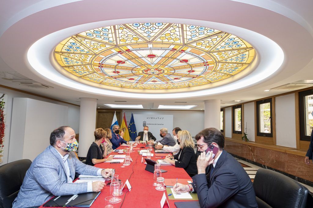 El Gobierno autoriza el funcionamiento de los establecimientos de ocio nocturno en islas con nivel de alerta 1