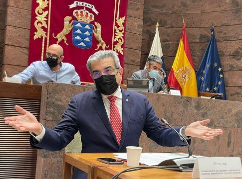 Rodríguez: “La mayoría de la sociedad canaria está siendo ejemplar frente a la pandemia