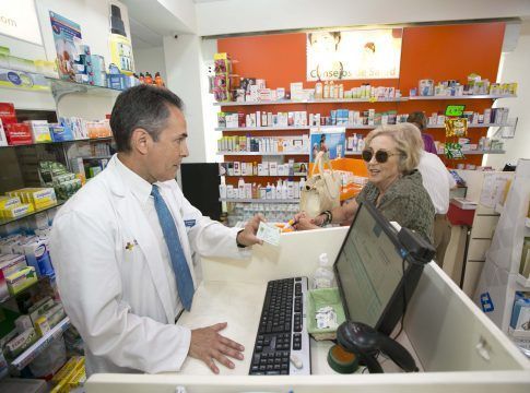 Los canarios podrán retirar sus medicamentos en las farmacias europeas desde 2022