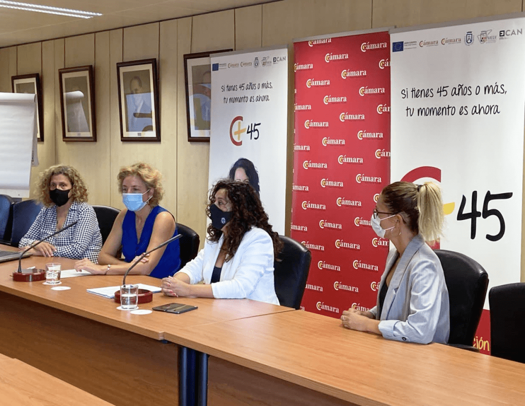 La Cámara de Comercio y el Cabildo lanzan un programa de formación para mayores de 45 años