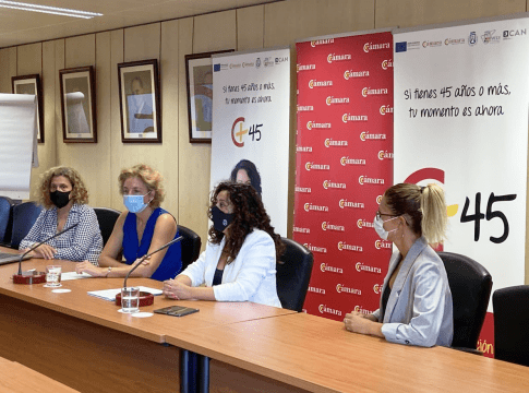 La Cámara de Comercio y el Cabildo lanzan un programa de formación para mayores de 45 años