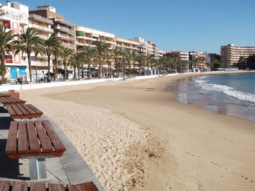 Más empleo, menos paro y más autónomos por el verano y la finalización de restricciones