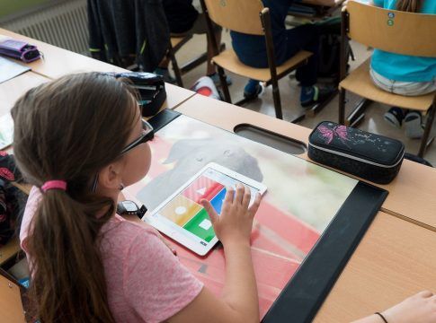 En Canarias, la conectividad de banda ancha superior a 100 megas alcanza el 97,8% de los centros públicos