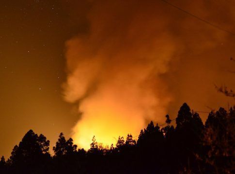 Cajamar comienza a tramitar la financiación para los afectados en La Palma por el incendio y las condiciones meteorológicas adversas