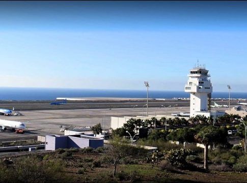 Ashotel insta al Gobierno a invertir en Tenerife Sur después de renunciar a la ampliación de El Prat