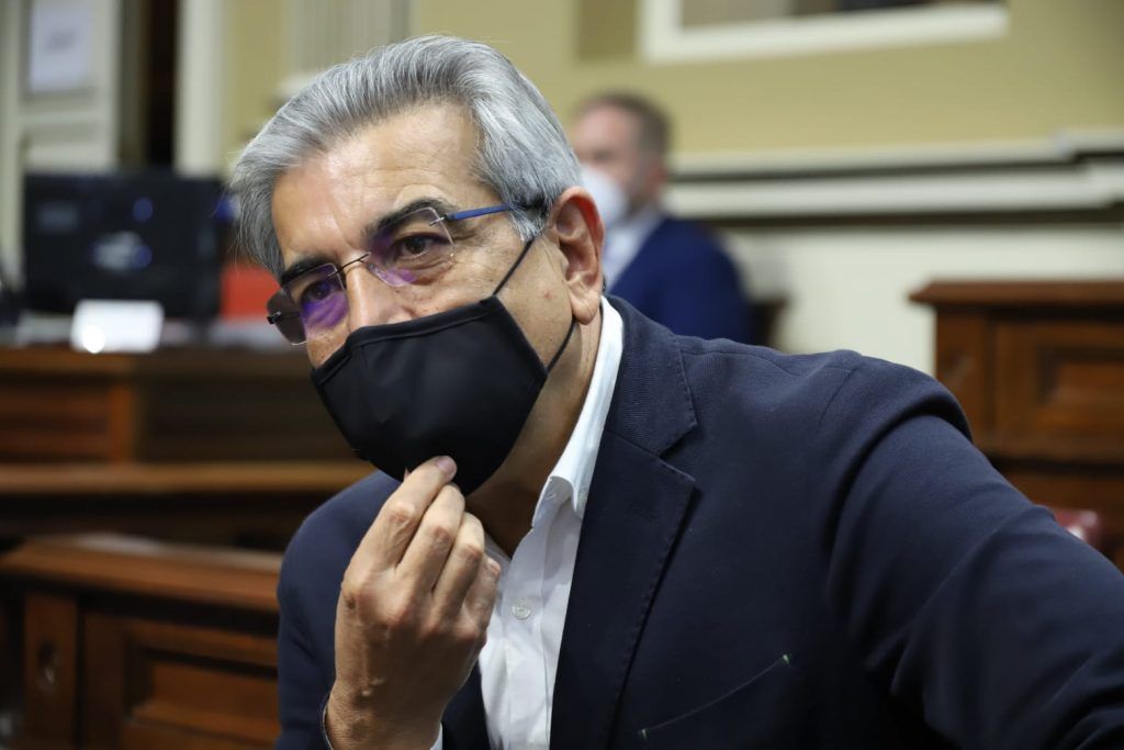 El Gobierno ha movilizado ya cerca de 30 millones de euros para atender a los afectados por la emergencia volcánica