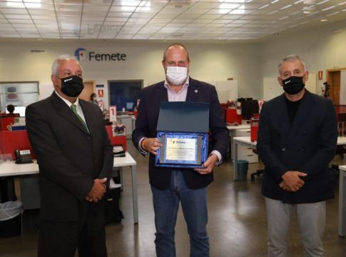 Reconocimiento de Femete a Enrique Arriaga