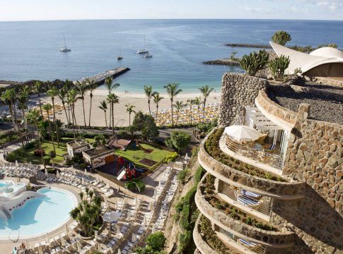 El Grupo Anfi reabre tres hoteles tras el cierre total y afronta la recuperación de cara el invierno