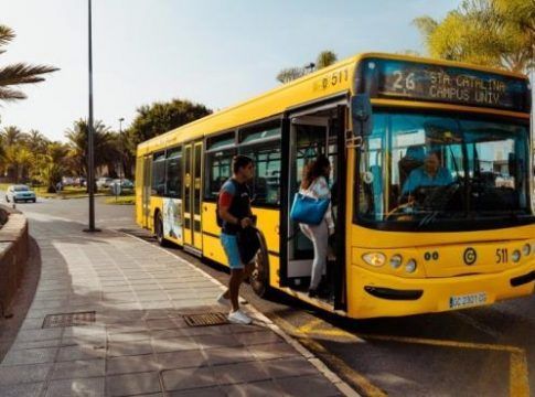 El número de usuarios de guagua urbana crece en julio un 11,3% en Canarias, hasta los 4,19 millones
