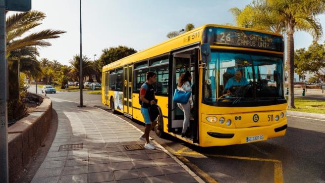 El número de usuarios de guagua urbana crece en julio un 11,3% en Canarias, hasta los 4,19 millones