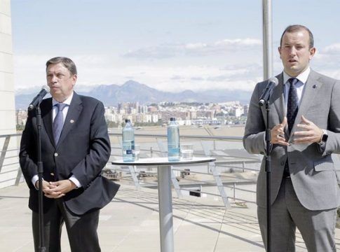 Planas dice que el Gobierno hará "lo que sea necesario" para ayudar a agricultores afectados en La Palma