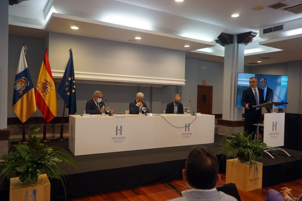 Simón Pedro Barceló anima al alumnado de HECANSA a formarse, “porque la formación les hará alcanzar todos sus sueños”