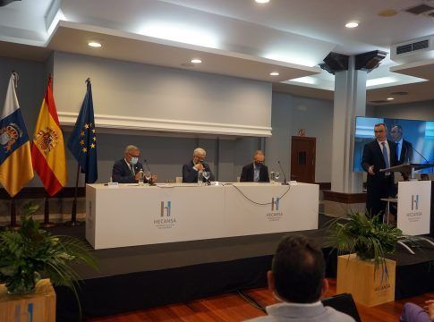 Simón Pedro Barceló anima al alumnado de HECANSA a formarse, “porque la formación les hará alcanzar todos sus sueños”