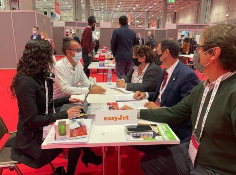 Turismo negocia con las principales aerolíneas mejorar la conectividad con las islas en la feria mundial Routes