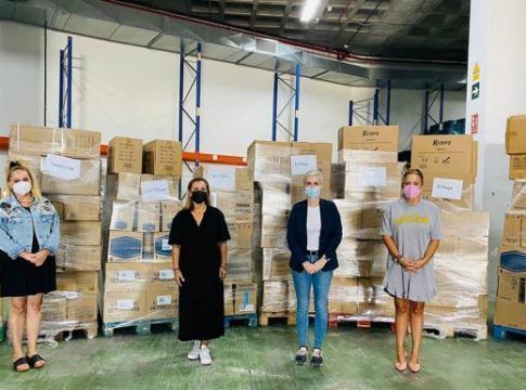 HiperDino entrega a los ayuntamientos de El Paso, Los Llanos de Aridane y Tazacorte las donaciones de clientes