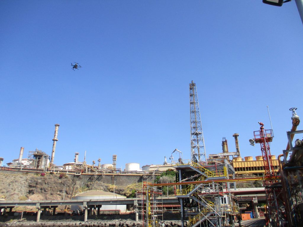 Cepsa implementa la inspección con drones en sus plantas industriales