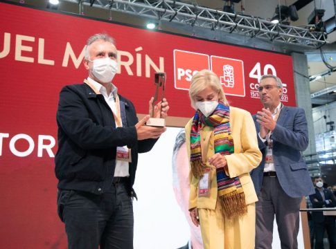 Ángel Víctor Torres recibe el premio Manuel Marín a la gestión autonómica