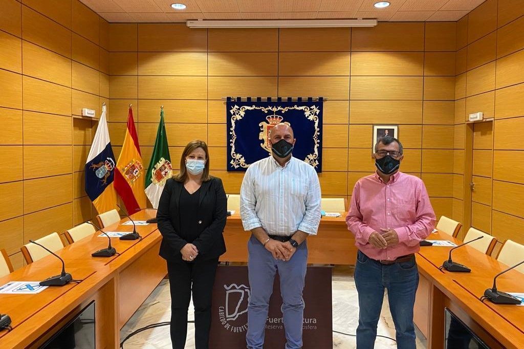 El Cabildo de Fuerteventura subvenciona a la Asociación de Empresarios de la Zona Centro con 50.000 euros
