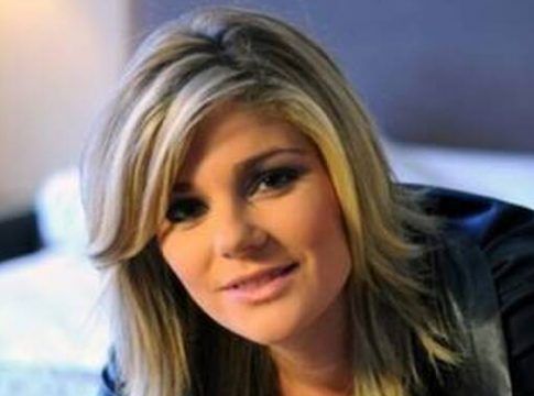 La periodista televisiva Yaiza Díaz saca su primera novela La hija del ciego