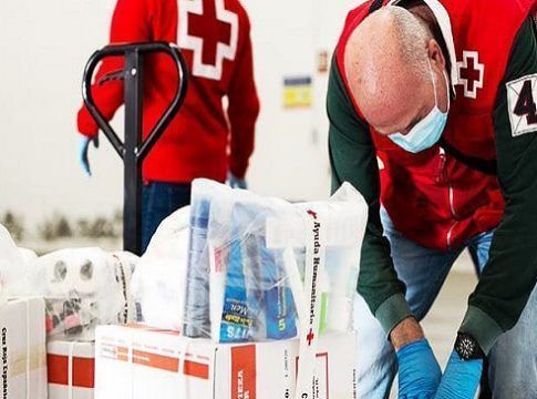 Fundación Cepsa apoya un programa de Cruz Roja de ayuda psicosocial a los afectados por la erupción en La Palma