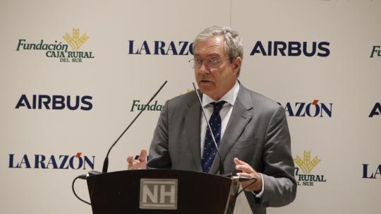 Velasco apunta a la simplificación administrativa y la mejora de la competitividad como prioridades para afianzar el crecimiento andaluz