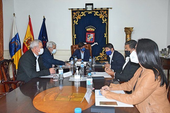 Alcaldes del Sur se reúnen con el CEST para consensuar demandas sobre los problemas de la comarca
