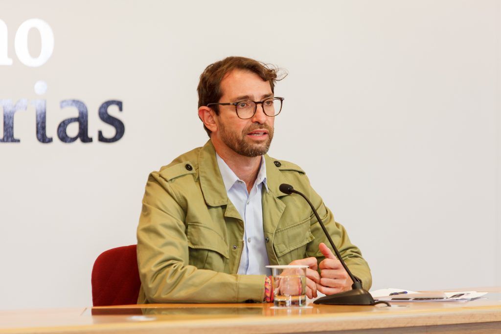 El Gobierno de Canarias reforzará las ayudas sociales a los afectados por el volcán con 900.000 euros más