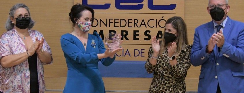La CEC entrega el Premio Mujer Empresaria del Año a Nela García Jarillo
