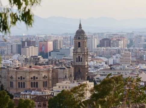 PP-A dice que más de 80.000 personas han llegado a Andalucía entre 2019 y 2020 "atraídas por las políticas de la Junta"