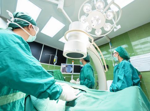 El Hospital de Poniente celebra su 25 Aniversario con un acto de reconocimiento a todos los profesionales que han formado parte del centro
