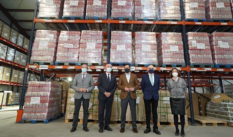 Moreno señala que el Gobierno andaluz ha destinado más de 60 millones, desde que comenzó la pandemia, para atender a los andaluces que más lo necesitan