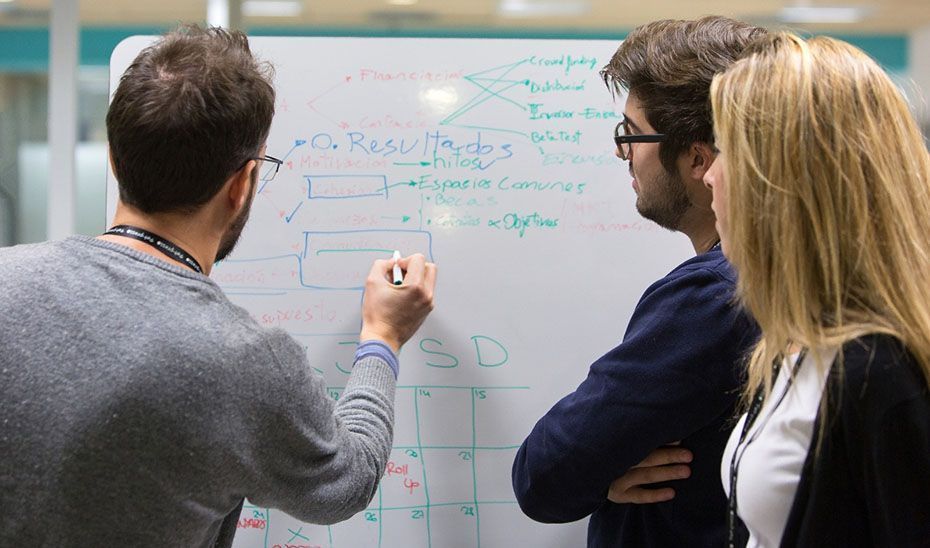 La creación de empresas recupera en diciembre el nivel de prepandemia, con 264.859 entidades