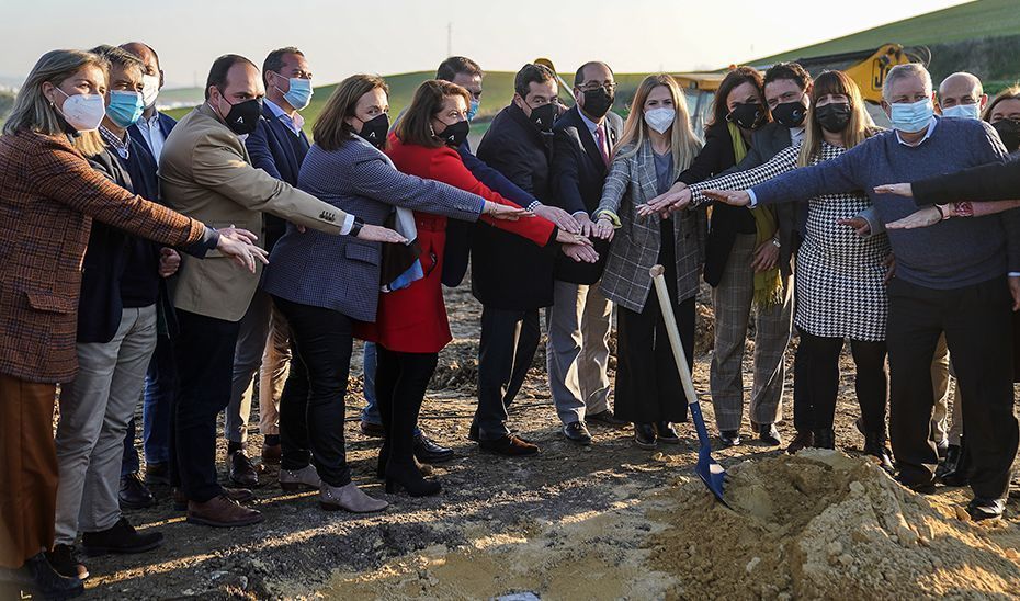 Moreno coloca la primera piedra de la planta de compostaje de Villamartín que será "el corazón del proyecto de Economía Circular de la Sierra de Cádiz"