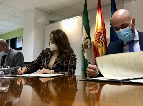 Junta y Landaluz promocionan la excelencia de los alimentos andaluces en centros comerciales y tiendas gourmet