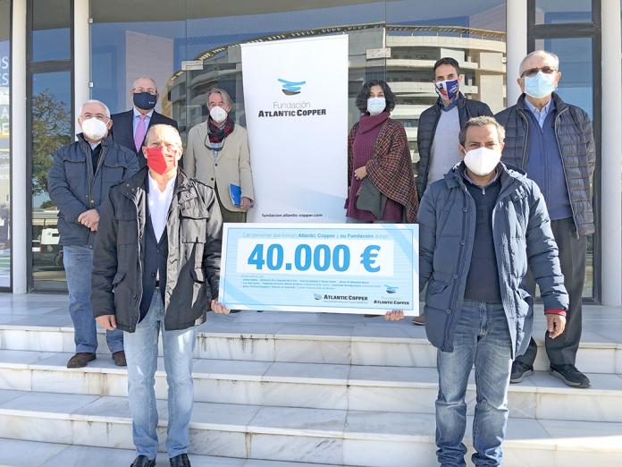 La Fundación Atlantic Copper entrega un cheque solidario por un importe de 40.000 euros a ocho ONG de Huelva
