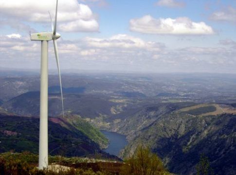 La Junta declara de interés estratégico 8 parques de energía fotovoltaica y eólica en 5 provincias