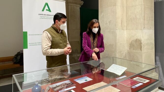 El Archivo Histórico de Sevilla exhibe los documentos vinculados a la Fábrica de Vidrio