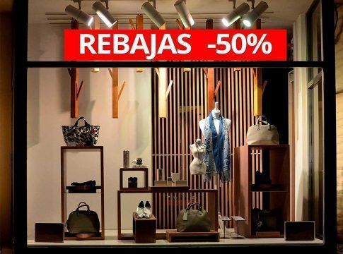 La campaña de rebajas espera generar en Andalucía un 6,3% más de empleos que en 2021