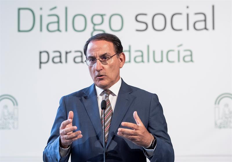El presidente de la CEA critica subir ahora las cuotas de los autónomos